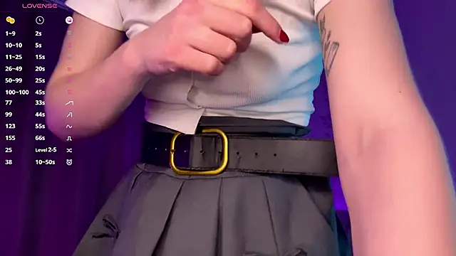 Snapshot of BlondeBun chatting on February 9, 2026, 5:55 pm BlondeBun online show from February 9, 2026, 5:55 pm