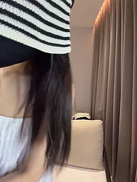 Snapshot of ZJbaby chatting on June 1, 2026, 1:55 pm ZJbaby online show from June 1, 2026, 1:55 pm