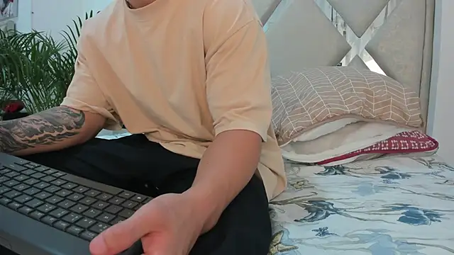 Liam saint online show from March 3, 2026, 12:12 pm