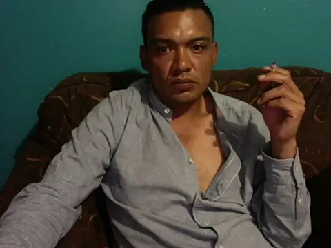 Snapshot of latinomoreno95 chatting on June 17, 2026, 12:54 am latinomoreno95 online show from June 17, 2026, 12:54 am