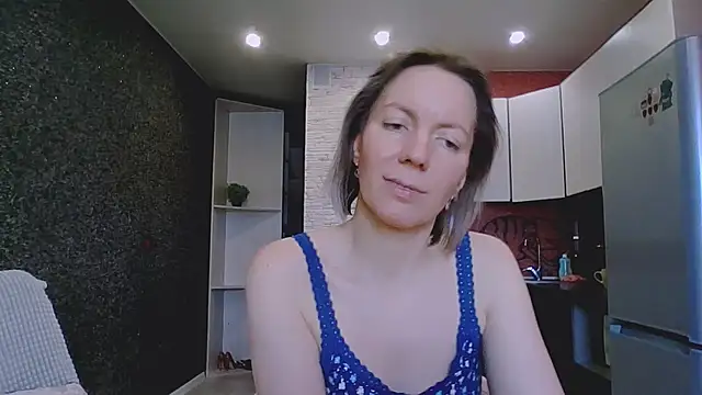 Amanda Luxe online show from February 20, 2026, 6:26 am