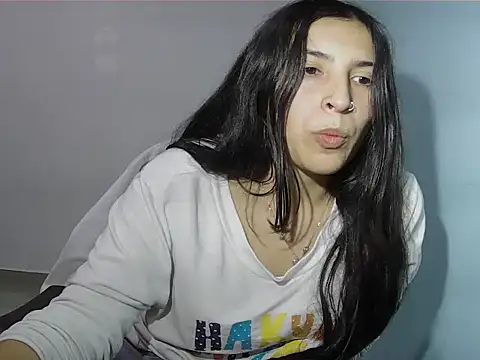 Emily Gree online show from April 8, 2026, 12:56 am