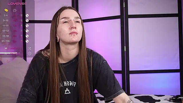 Alice Goth online show from March 13, 2026, 11:04 am