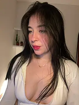 Snapshot of evelynrosess1 chatting on June 3, 2026, 12:55 am evelynrosess1 online show from June 3, 2026, 12:55 am