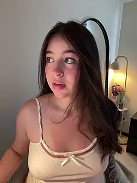 Snapshot of evelynrosess1 chatting on April 20, 2026, 9:27 pm evelynrosess1 online show from April 20, 2026, 9:27 pm