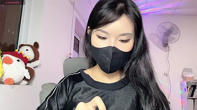 Tieu-May online show from May 15, 2026, 9:24 pm