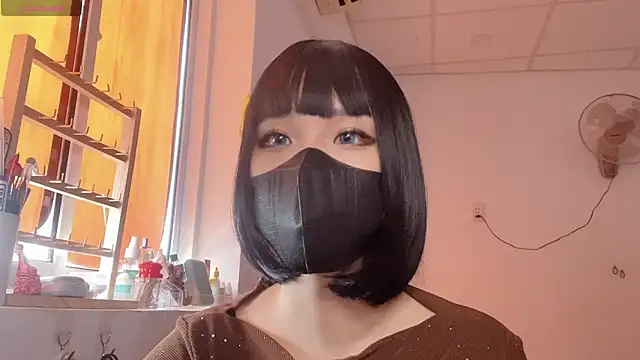 Snapshot of Tieu-May chatting on February 15, 2026, 7:42 am Tieu-May online show from February 15, 2026, 7:42 am