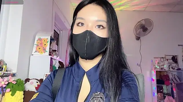 Tieu-May online show from May 10, 2026, 12:09 pm