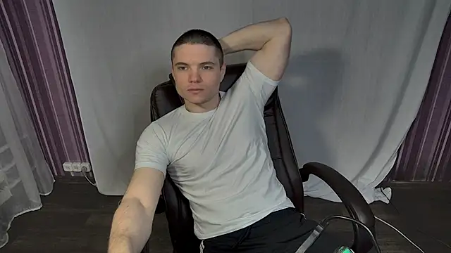 LoveMike1 online show from April 14, 2026, 4:56 pm