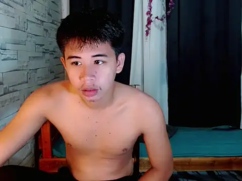 Snapshot of urdreamcock chatting on February 19, 2026, 12:35 pm urdreamcock online show from February 19, 2026, 12:35 pm