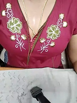 Snapshot of tamil-monisha chatting on February 10, 2026, 5:12 pm tamil-monisha online show from February 10, 2026, 5:12 pm