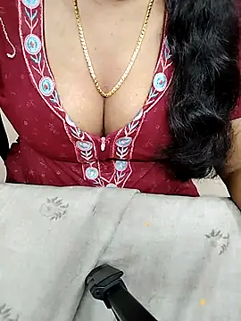 Snapshot of tamil-monisha chatting on March 5, 2026, 5:31 pm tamil-monisha online show from March 5, 2026, 5:31 pm