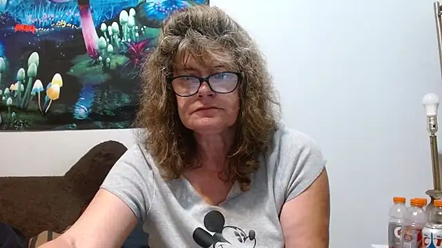 ladylavende3 online show from October 5, 2025, 7:21 am