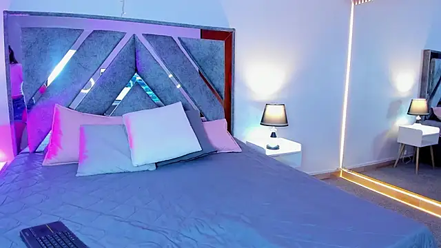 Astrid williams online show from March 24, 2026, 3:17 am