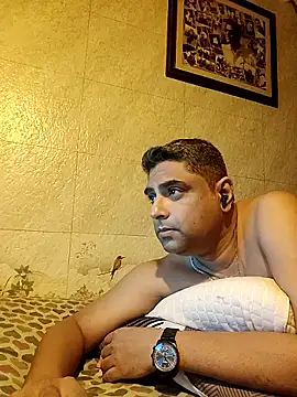 hardnhornybull online show from February 25, 2026, 7:14 pm