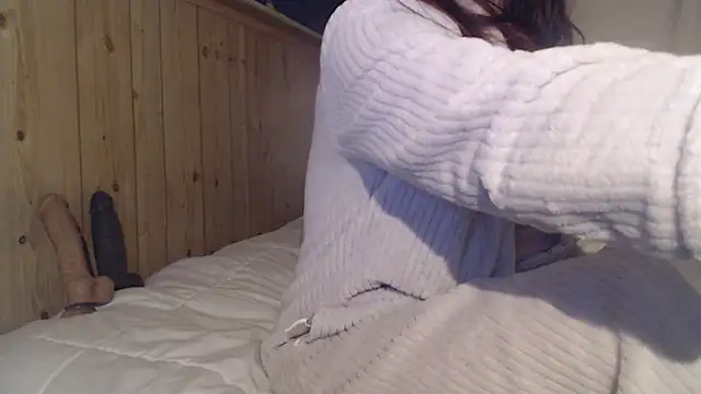 saraswirls69xh online show from April 8, 2026, 1:34 pm