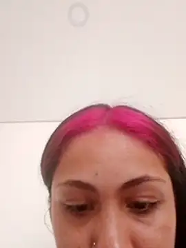 Luli2401 online show from January 5, 2026, 7:50 pm