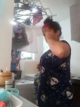 Luli2401 online show from January 7, 2026, 1:05 pm