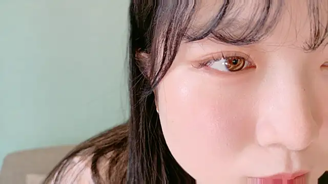   Yui  online show from April 24, 2026, 12:45 am