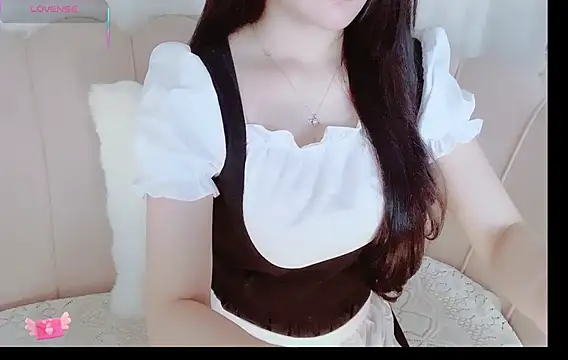 Junnatalie   online show from April 9, 2026, 6:19 am