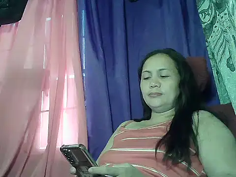 Snapshot of prettymomma24xx chatting on July 5, 2026, 11:11 pm prettymomma24xx online show from July 5, 2026, 11:11 pm