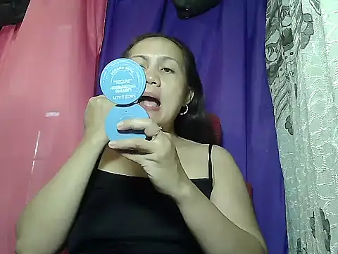Snapshot of prettymomma24xx chatting on July 10, 2026, 12:32 am prettymomma24xx online show from July 10, 2026, 12:32 am
