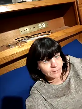 Petitegreeneyez69 online show from February 10, 2026, 9:52 am