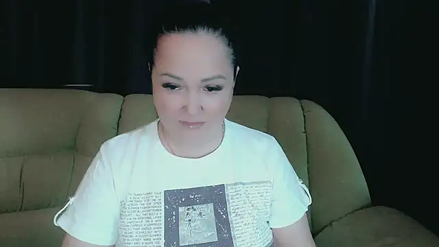 Snapshot of infinity_loveliness chatting on February 5, 2026, 8:43 am infinity loveliness online show from February 5, 2026, 8:43 am