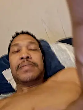 Snapshot of moneyboi1988 chatting on February 6, 2026, 3:46 am moneyboi1988 online show from February 6, 2026, 3:46 am