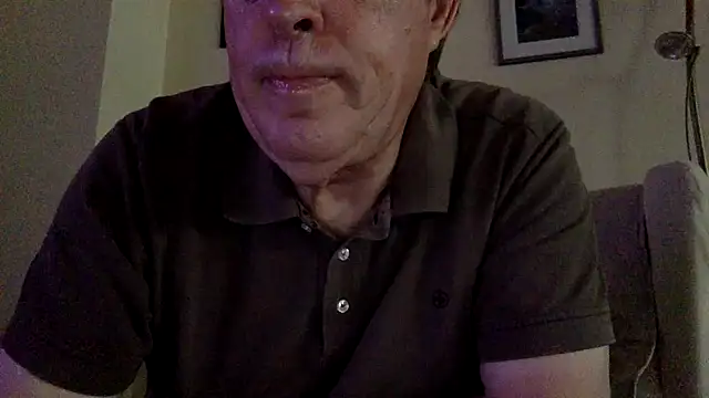 Snapshot of alfredo10011 chatting on June 22, 2026, 3:42 pm alfredo10011 online show from June 22, 2026, 3:42 pm