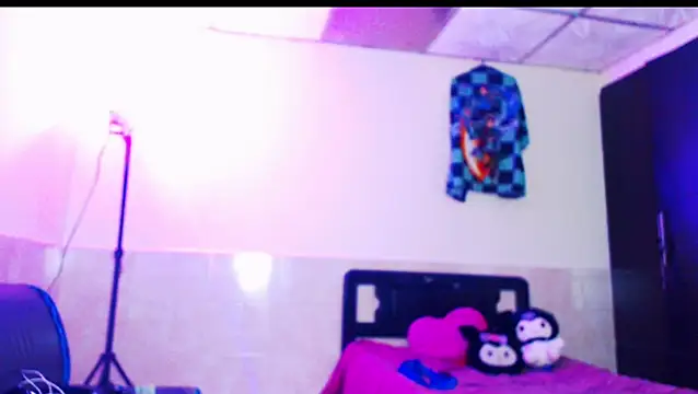 jazmin wolf online show from February 19, 2026, 12:02 pm