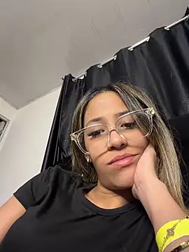 Snapshot of vicky_bass_ chatting on March 21, 2026, 4:03 am vicky bass online show from March 21, 2026, 4:03 am