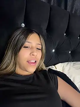 Snapshot of vicky_bass_ chatting on March 27, 2026, 11:16 pm vicky bass online show from March 27, 2026, 11:16 pm