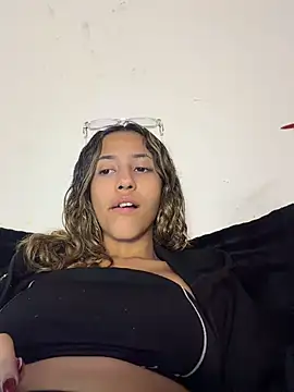 Snapshot of vicky_bass_ chatting on March 11, 2026, 2:27 am vicky bass online show from March 11, 2026, 2:27 am