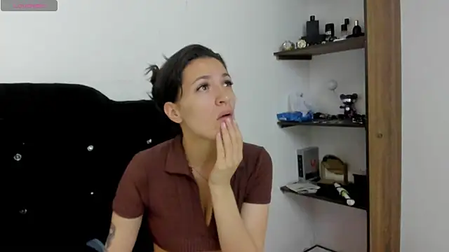 tina2204 online show from April 1, 2026, 12:28 pm