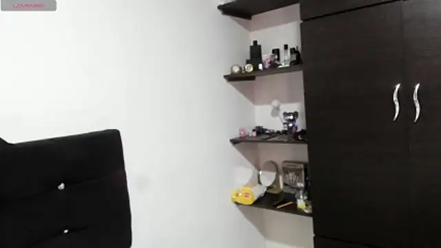 tina2204 online show from March 25, 2026, 2:05 pm