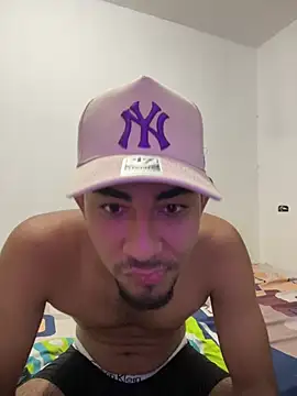 Snapshot of youngalexofficial chatting on January 19, 2026, 12:36 am youngalexofficial online show from January 19, 2026, 12:36 am