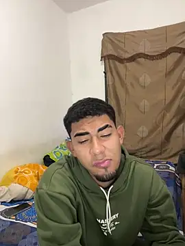 Snapshot of youngalexofficial chatting on February 12, 2026, 4:23 am youngalexofficial online show from February 12, 2026, 4:23 am