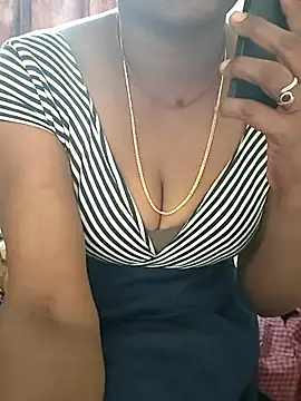 Snapshot of Meena_Meenakshi chatting on February 13, 2026, 10:15 am Meena Meenakshi online show from February 13, 2026, 10:15 am