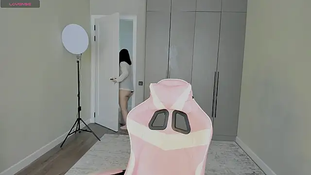 Aiko mainee online show from February 22, 2026, 3:20 am