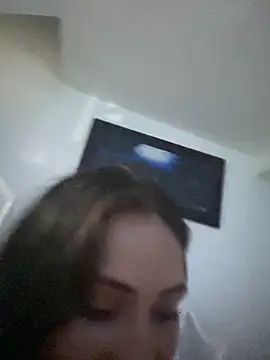 Snapshot of diosa_cristal_ chatting on February 3, 2026, 4:43 am diosa cristal online show from February 3, 2026, 4:43 am