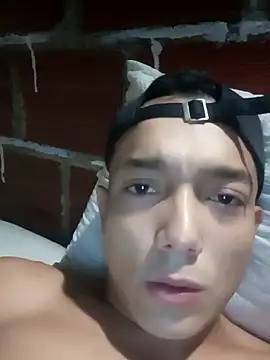 Tayzon09 online show from January 18, 2026, 11:41 pm