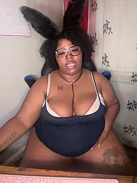 Chocolatebunnyxx96 online show from March 8, 2026, 2:04 am