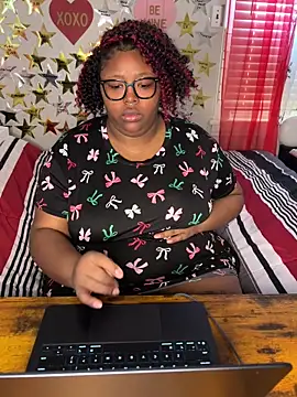 Chocolatebunnyxx96 online show from February 17, 2026, 5:32 pm