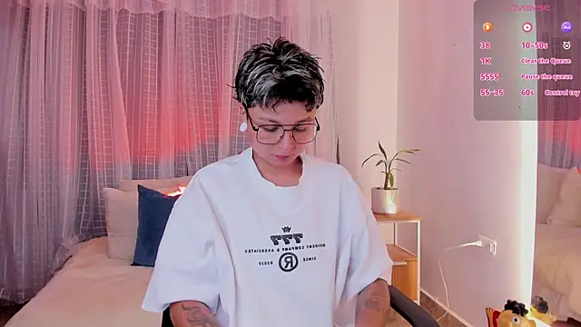 Zury Ramirez online show from April 2, 2026, 11:22 pm