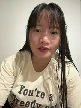 Snapshot of Suni-ii chatting on May 3, 2026, 1:33 am Suni-ii online show from May 3, 2026, 1:33 am