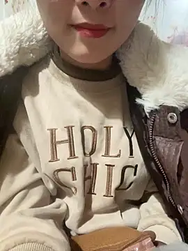 Snapshot of mode-bae chatting on February 4, 2026, 1:50 pm mode-bae online show from February 4, 2026, 1:50 pm