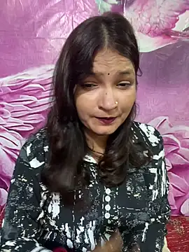 Snapshot of Priyaa_1433 chatting on August 4, 2026, 6:01 pm Priyaa 1433 online show from August 4, 2026, 6:01 pm