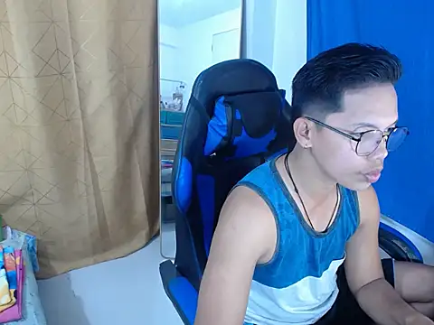 Snapshot of holly_oreo chatting on July 12, 2026, 2:40 pm holly oreo online show from July 12, 2026, 2:40 pm