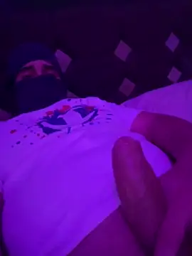 hotguymx777 online show from January 31, 2026, 11:58 pm